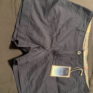 New with tag Levi shorts
